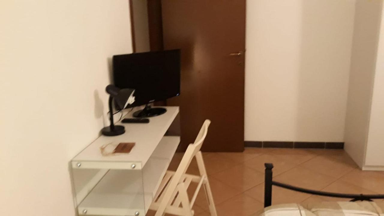 Le Tre Stelle Panzió Ronco allʼAdige Kültér fotó